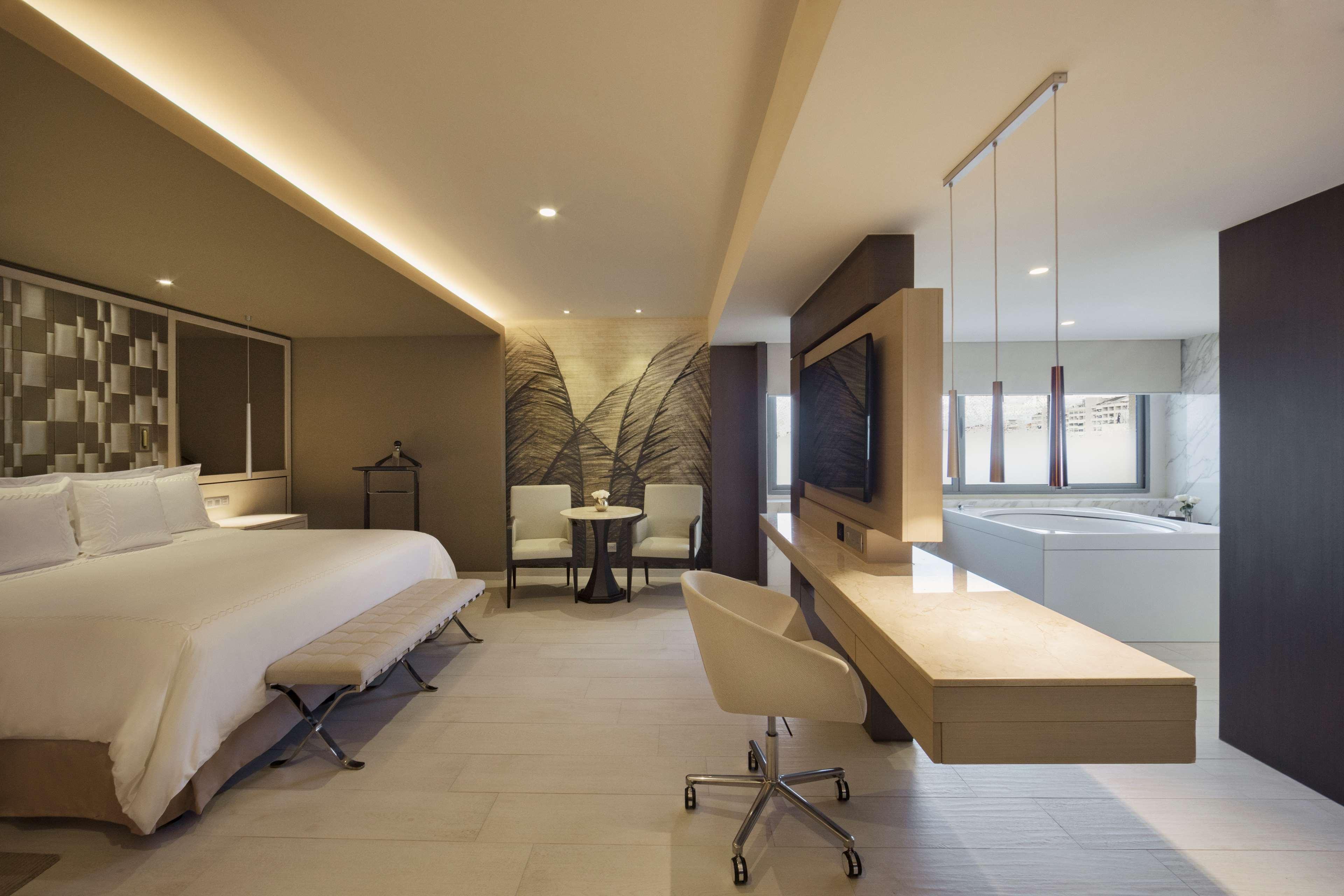 El Embajador, A Royal Hideaway Hotel サントドミンゴ エクステリア 写真 Deluxe Suite