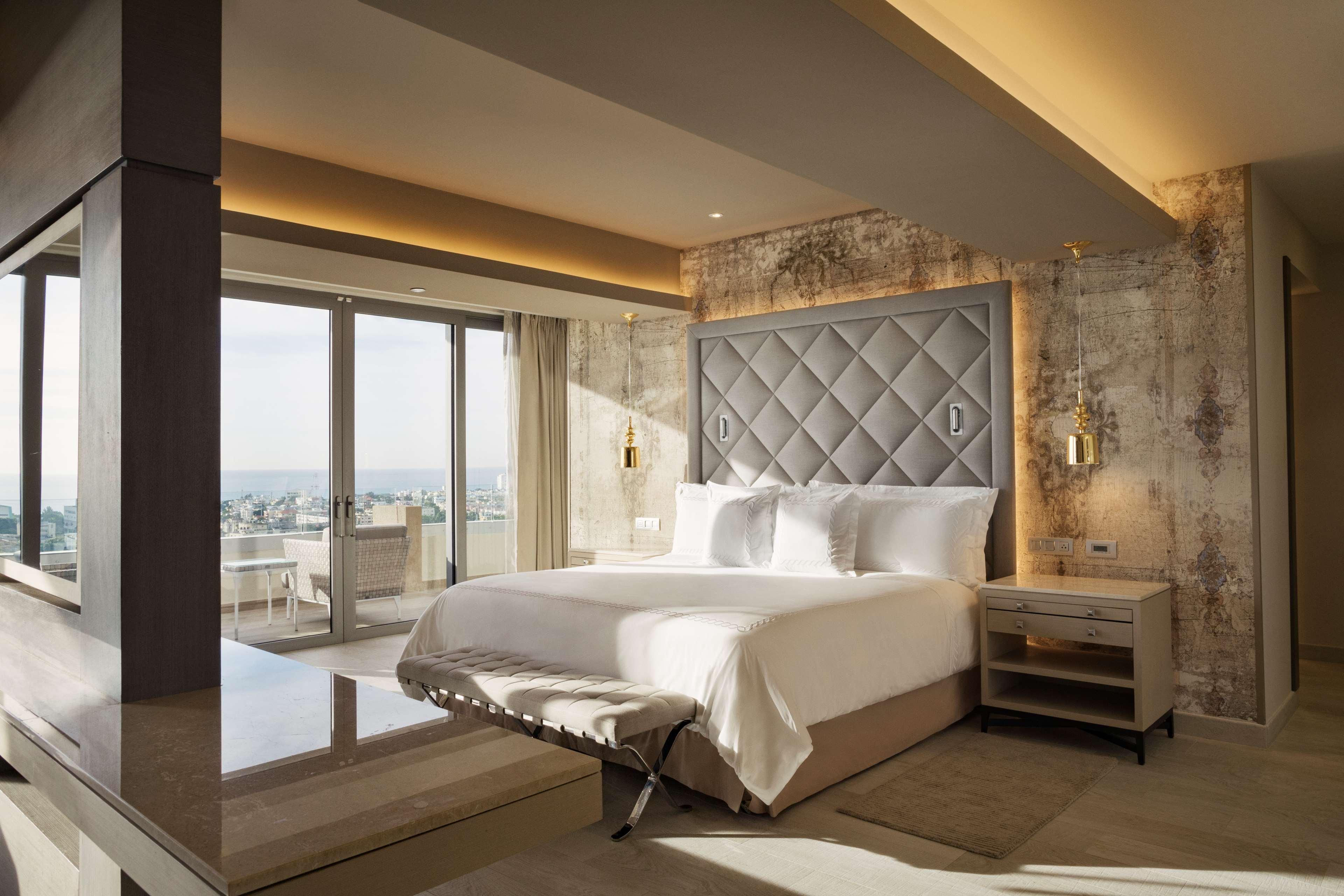 El Embajador, A Royal Hideaway Hotel サントドミンゴ エクステリア 写真 A bedroom at the Four Seasons Hotel