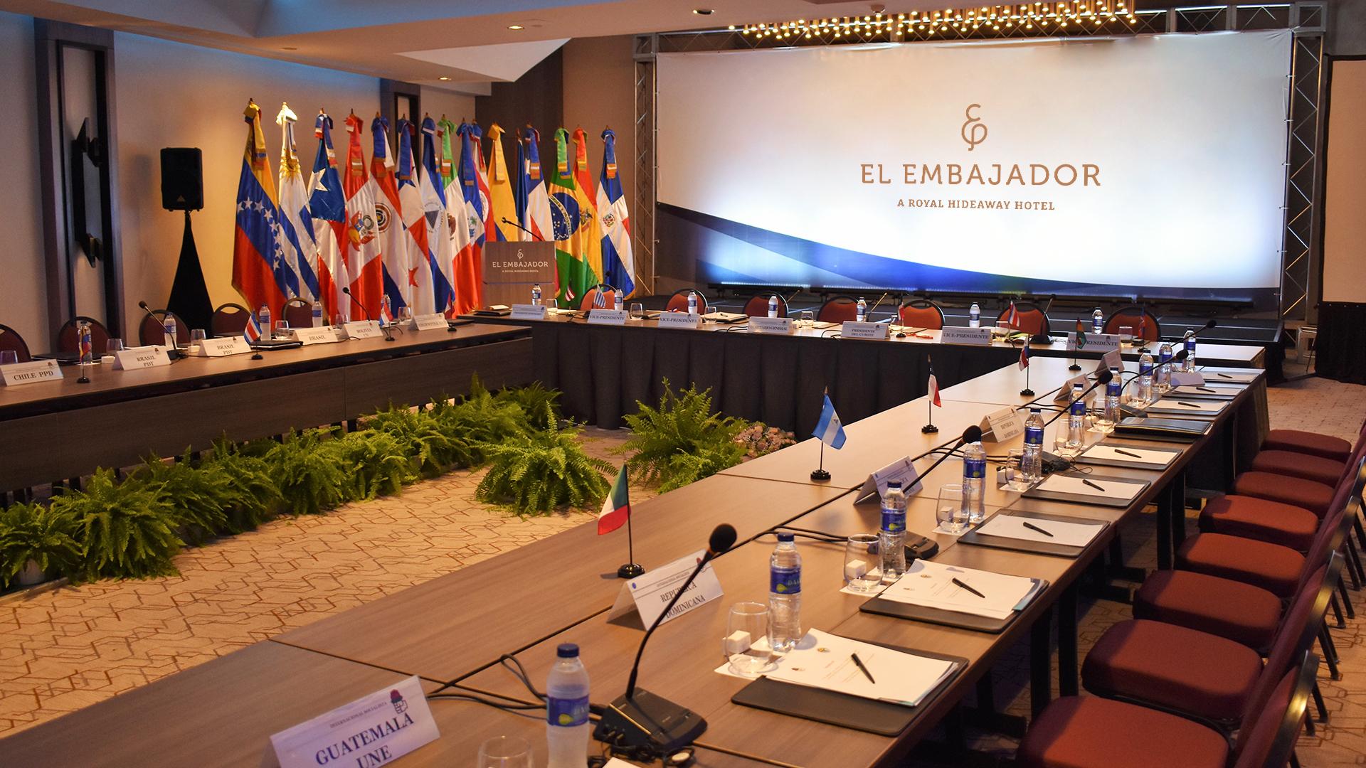 El Embajador, A Royal Hideaway Hotel サントドミンゴ エクステリア 写真 Meeting of the Ibero-American Conference of Ministers of Foreign Affairs in Panama City, 2015