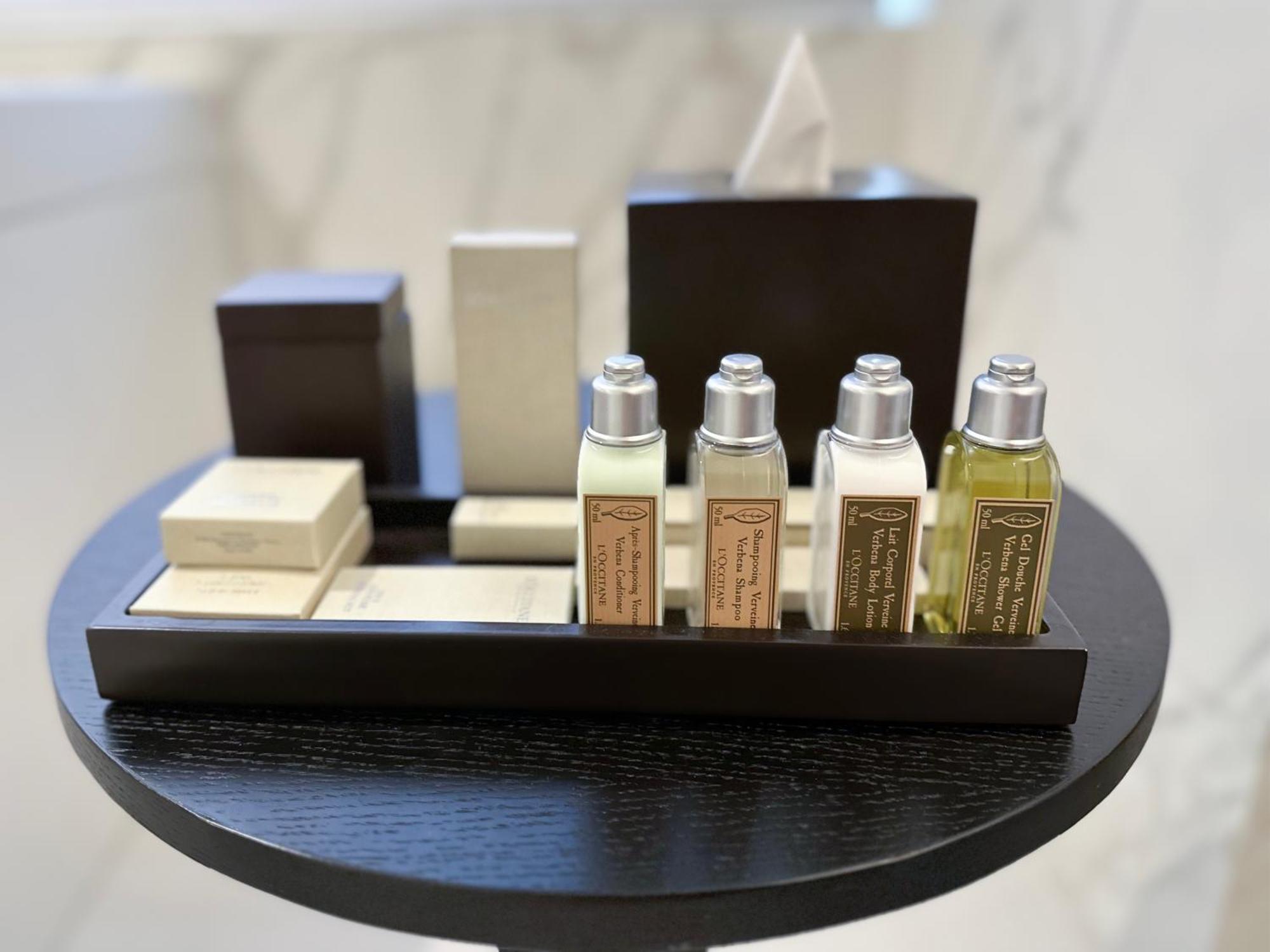 El Embajador, A Royal Hideaway Hotel サントドミンゴ エクステリア 写真 A set of toiletries